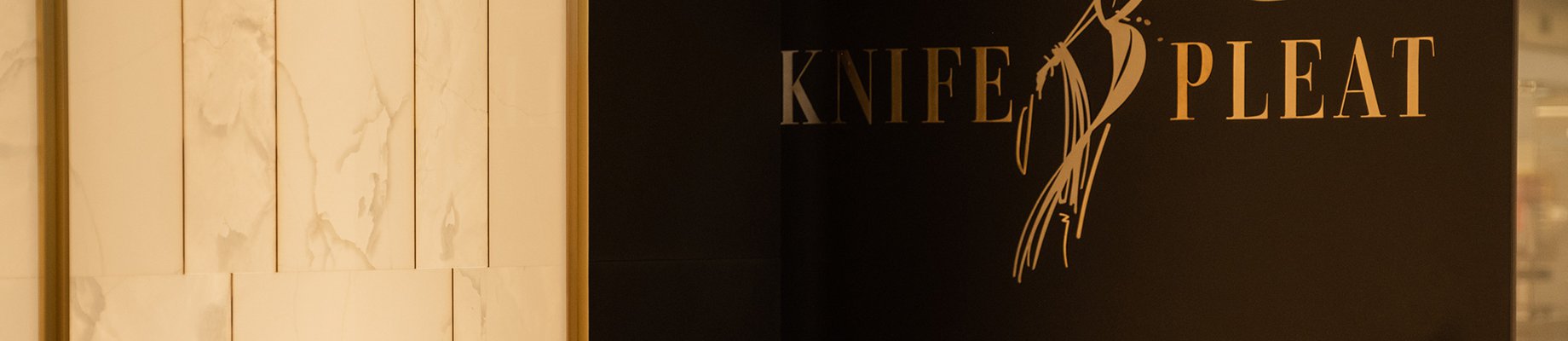 front entrance of knife pleat